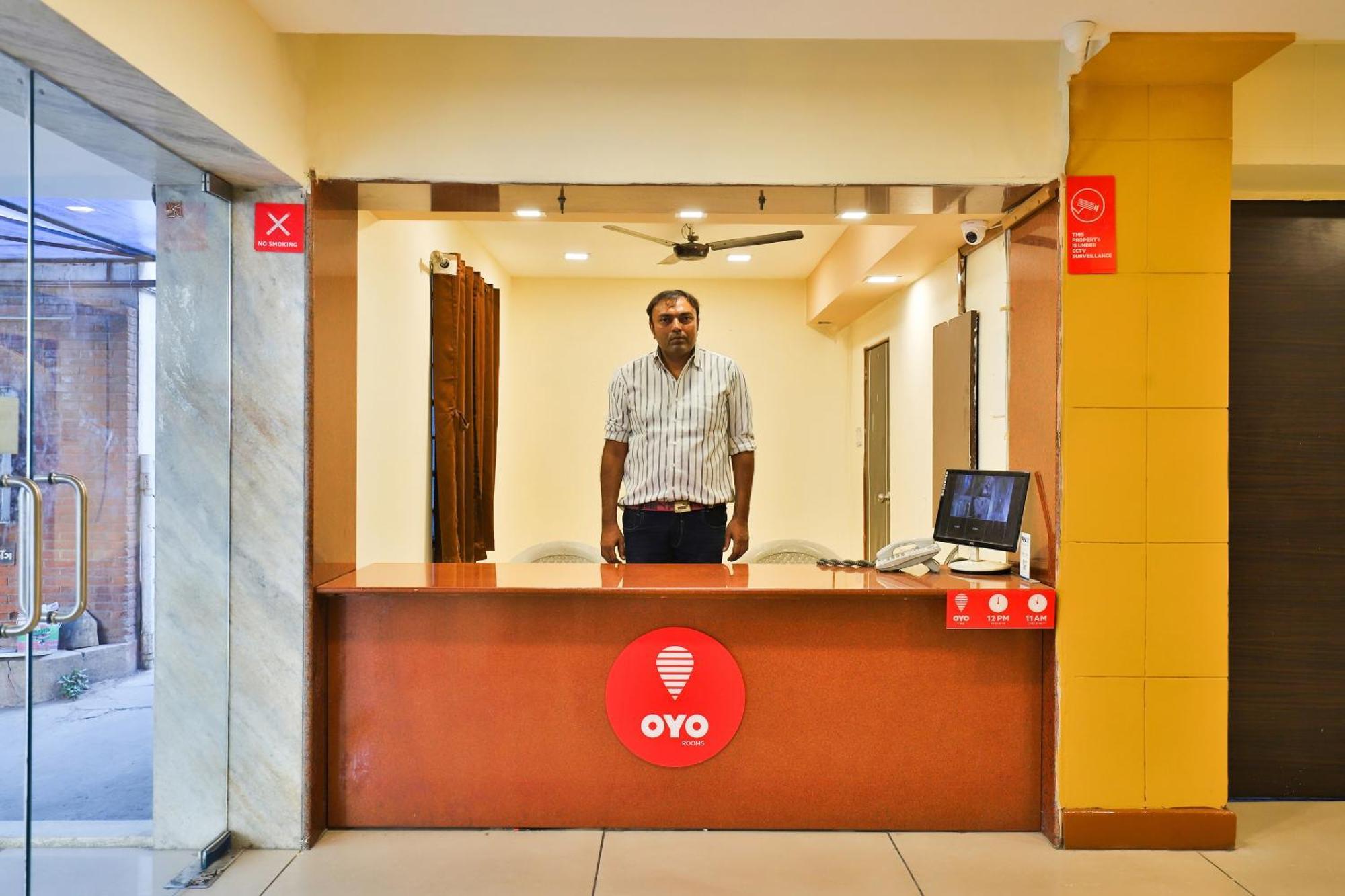 Hotel O Utsav Vadodara Exterior foto